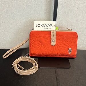 Sakroots | Cyan Smart Phone Crossbody/Wallet/Wristlet ~ Made Recycled Bottles ♻️